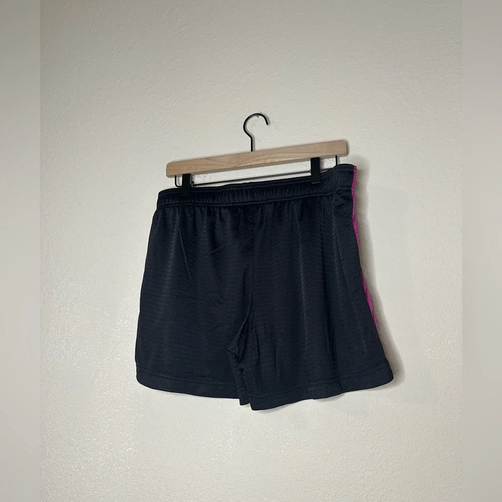 Nike Black & Purple Gym Shorts Size Large - Picture 2 of 3